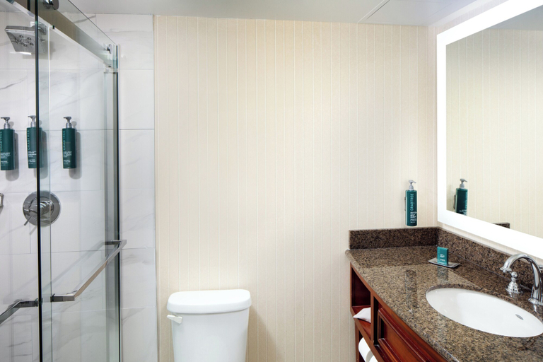 Bathroom 4, DoubleTree by Hilton Princeton, Middlesex