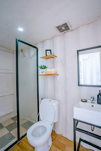 Bathroom 4, Container Smart Stay, Tabanan