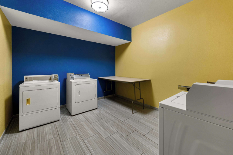 Others 3, Quality Inn Warrensburg, Johnson