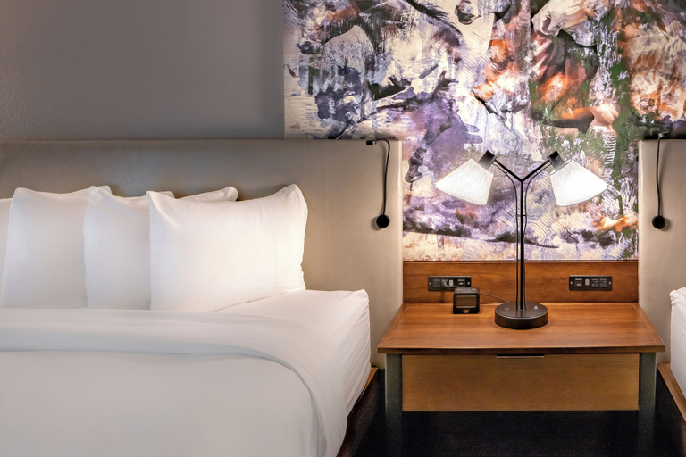 Bedroom 3, DoubleTree by Hilton Dallas - Farmers Branch, Dallas