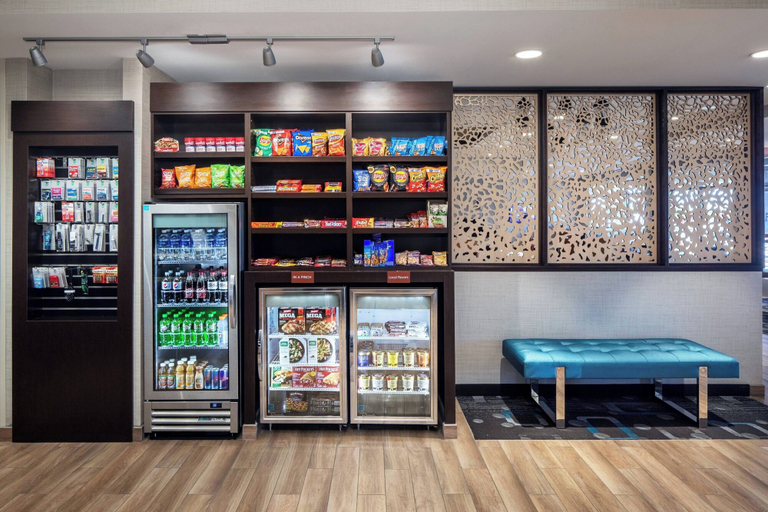 Food & Drinks 5, TownePlace Suites by Marriott Midland South/I-20, Midland