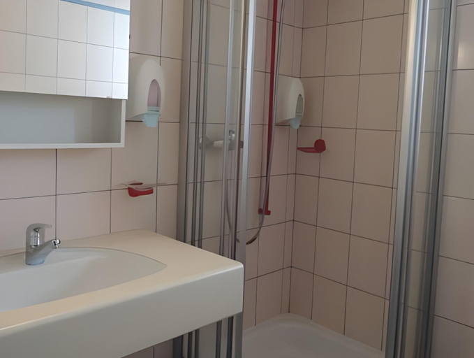 Bathroom 7