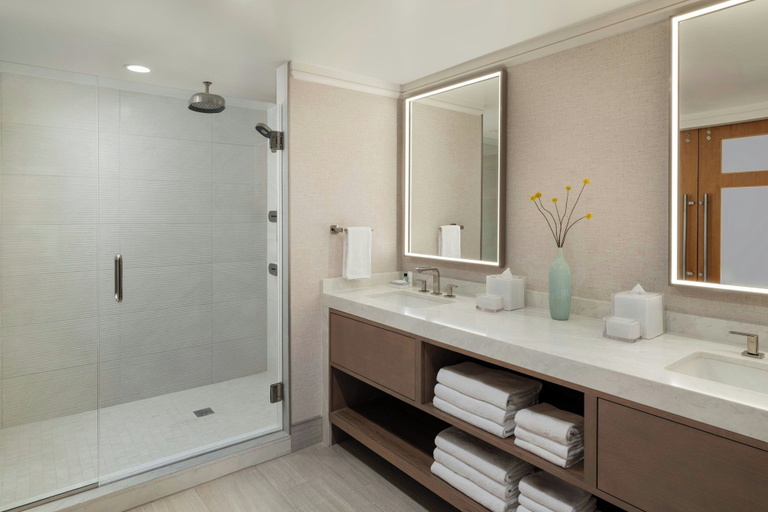 Bathroom 5, Fort Lauderdale Marriott Harbor Beach Resort & Spa, Broward
