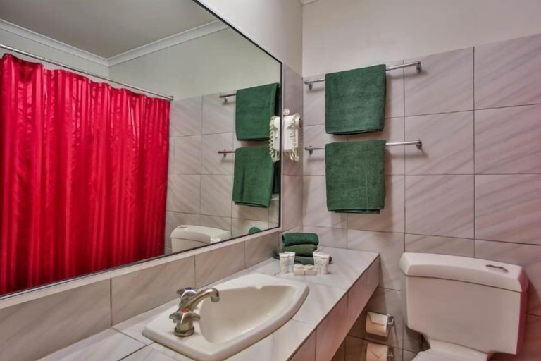 Bathroom 13