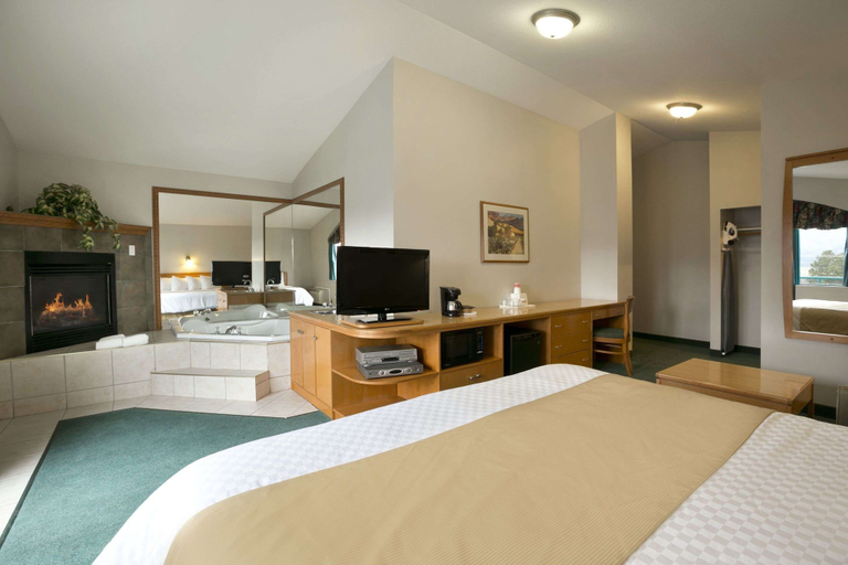 Bedroom 3, Ramada Limited Merritt, Thompson-Nicola