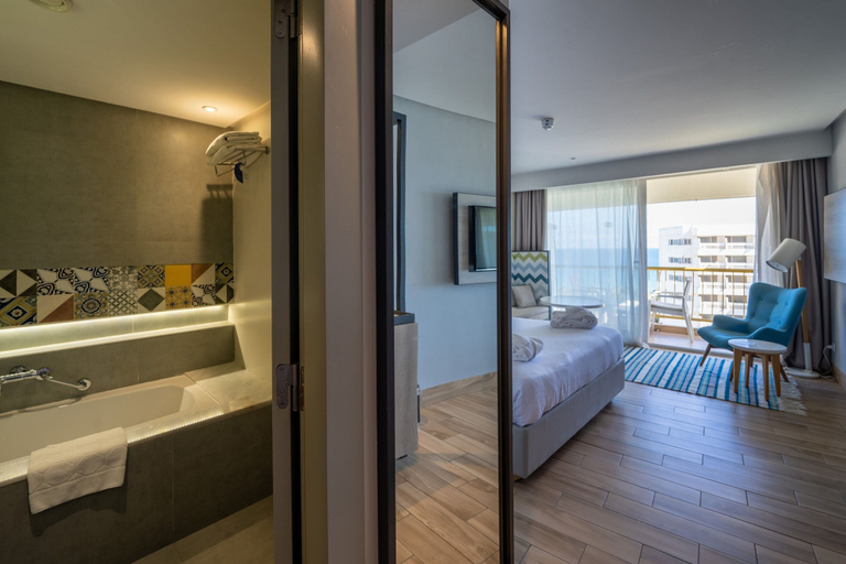 Bathroom 5, Sousse Pearl Marriott Resort & Spa, Sousse Médina