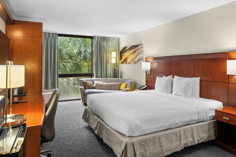 Bedroom 3, 88 Palms Hotel & Event Center, Palm Beach