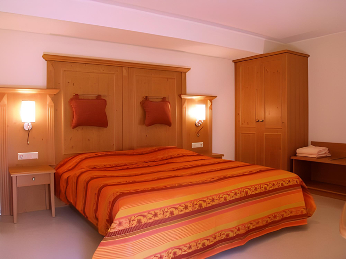 Bedroom 6