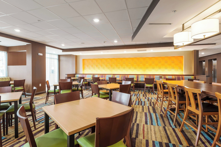 Food & Drinks 5, Fairfield Inn & Suites Houston Northwest/Willowbrook, Houston