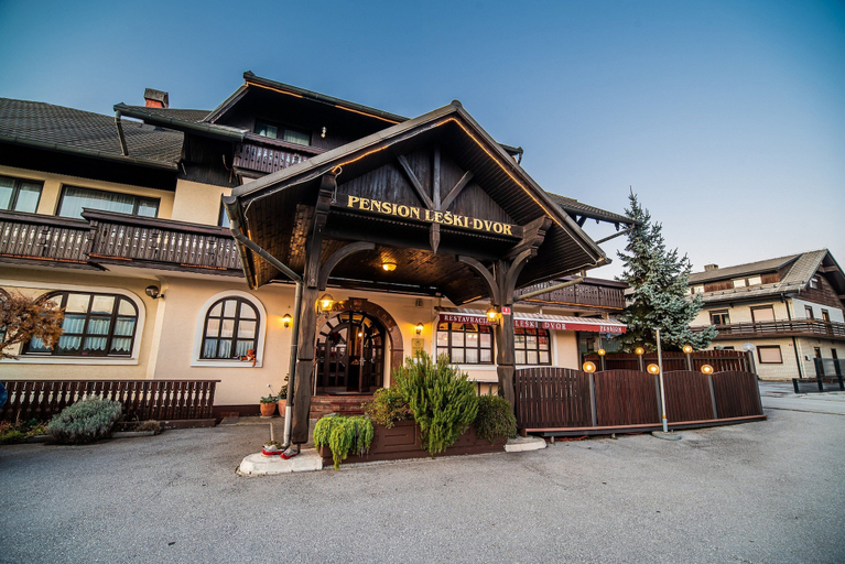 Exterior & Views