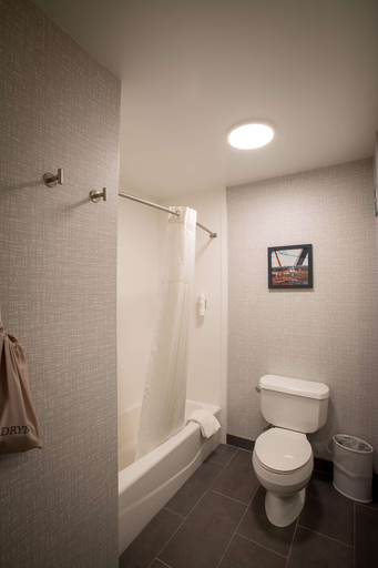 Bathroom 5, Hampton Inn Seaford, Sussex