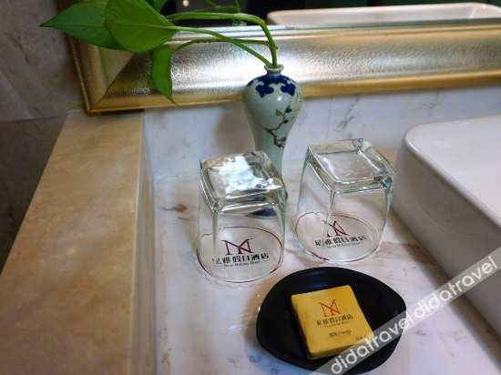 Others 2, Neon Holiday Apartment, Jinan