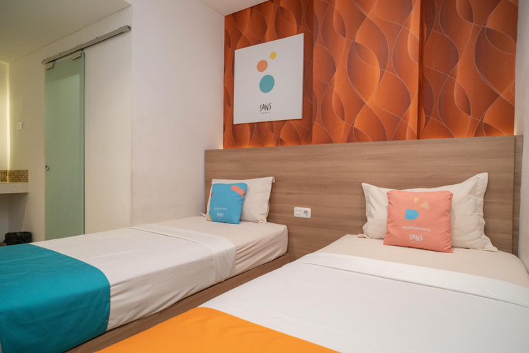 Bedroom 5, Sans Hotel Kupang Indah Surabaya, Surabaya
