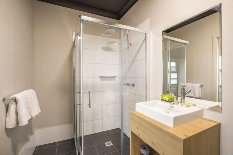 Bathroom 15
