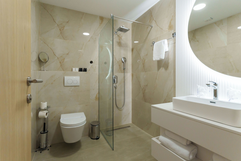 Bathroom 5, Move In Aparthotel, Belgrade