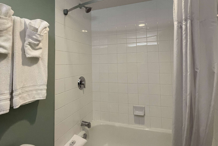 Bathroom 7