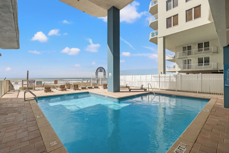 Sport & Beauty 5, Grandview Oasis! 3BR 2BA Sleeps 9! Gulf-front Tranquility Beckons!, Bay