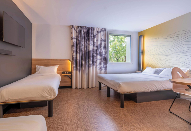 Bedroom 3, B&B Hotel Annecy Cran-Gevrier, Haute-Savoie