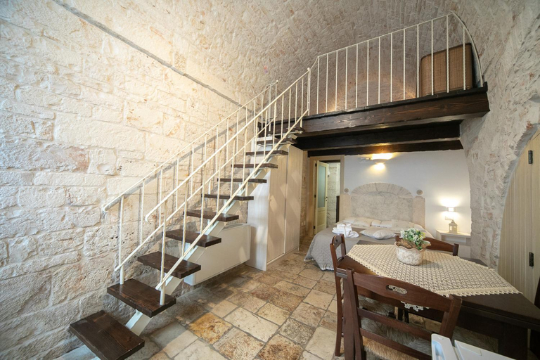 Others 5, Trulli di Nonno Carlo, Bari
