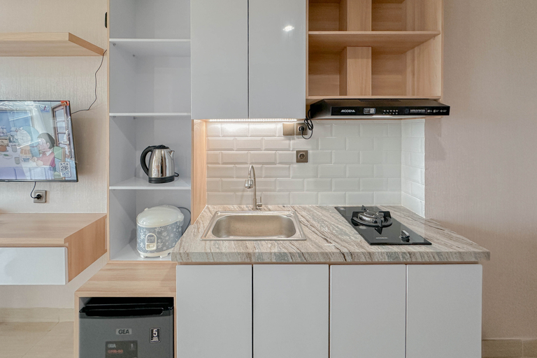 Others 4, Studio Modern Style at Grand Sungkono Lagoon Apartment By Travelio, Surabaya