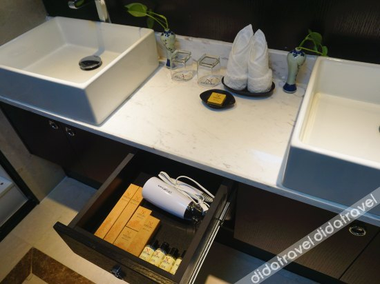 Others 5, Neon Holiday Apartment, Jinan