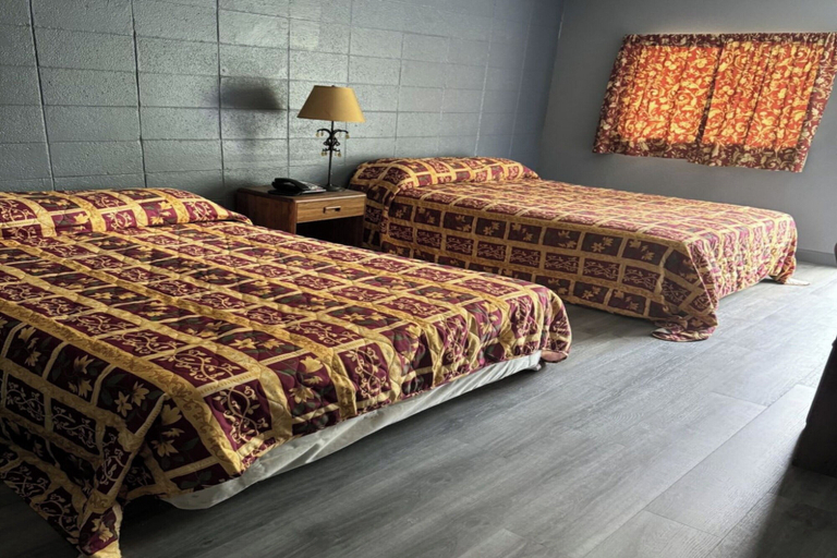 Bedroom 3, Clayton House Motel, Winnebago