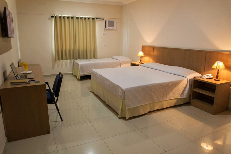 Bedroom 3, Carmen Palace Hotel, São Lourenço