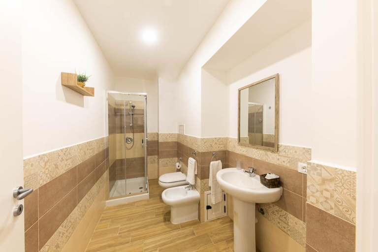 Bathroom 4, I RE di SICILIA 2, Palermo