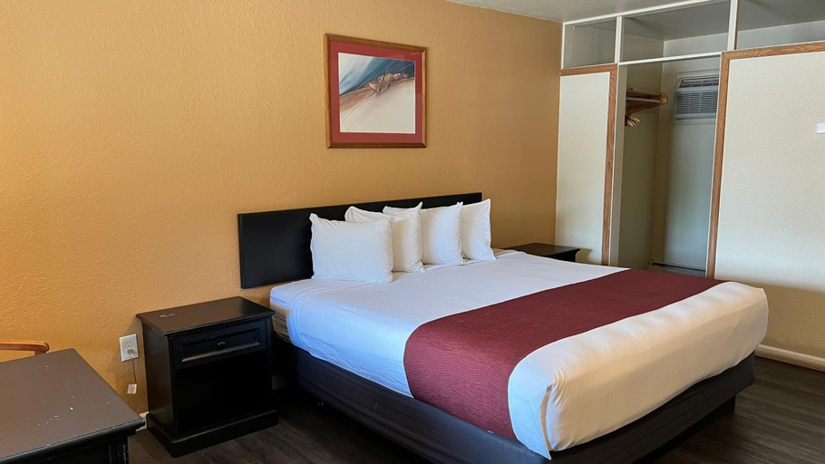 Bedroom 9