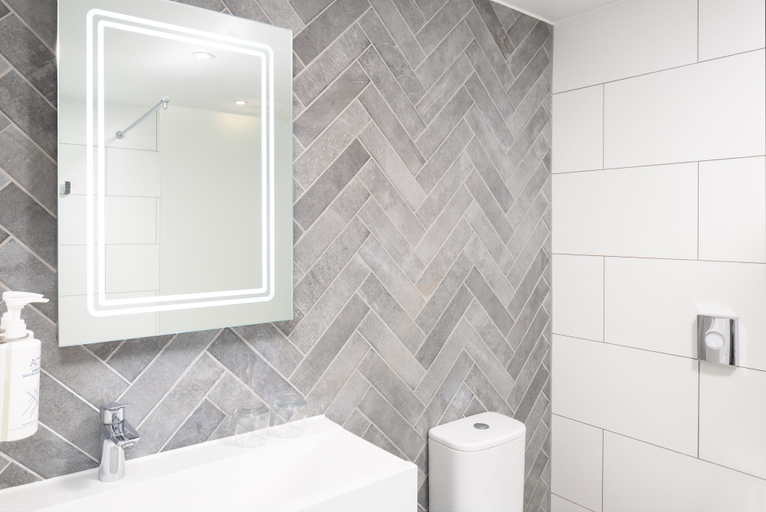 Bathroom 5, Four Points Flex by Sheraton London Shoreditch East, London
