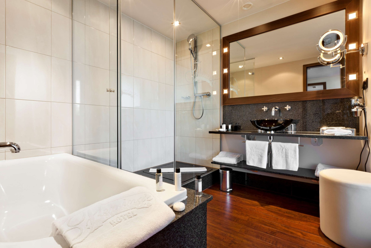 Bathroom 5, Flemings Selection Hotel Frankfurt-City, Frankfurt am Main