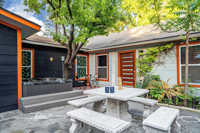 Exterior & Views 2, Red River by Avantstay Shared Pool + Hot Tub 20 Minutes to Downtown Austin, Travis