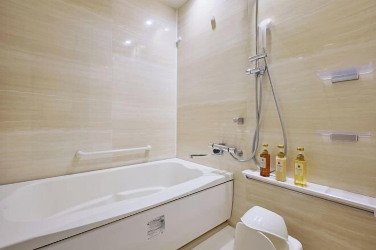 Bathroom 14