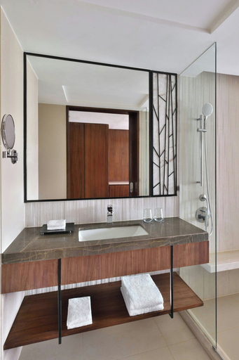Bathroom 5, Courtyard by Marriott Mahabaleshwar, Satara