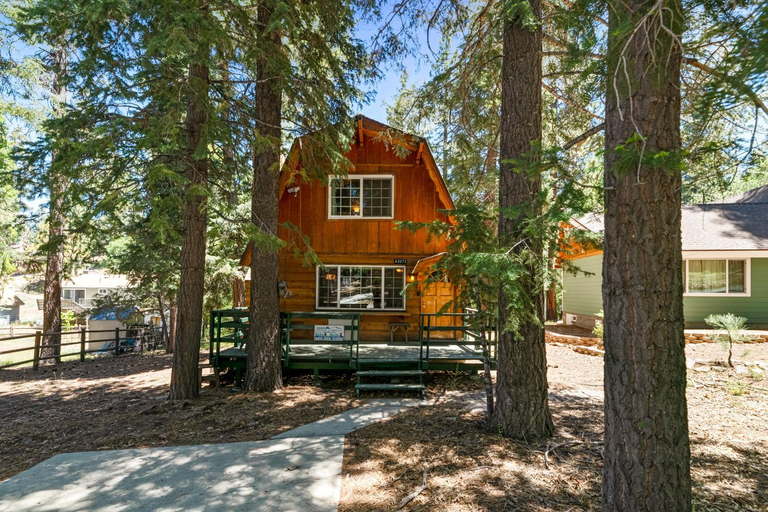 Others 3, Alpine Haus - Great location only couple minutes away Bear Mountain Ski Resort, San Bernardino