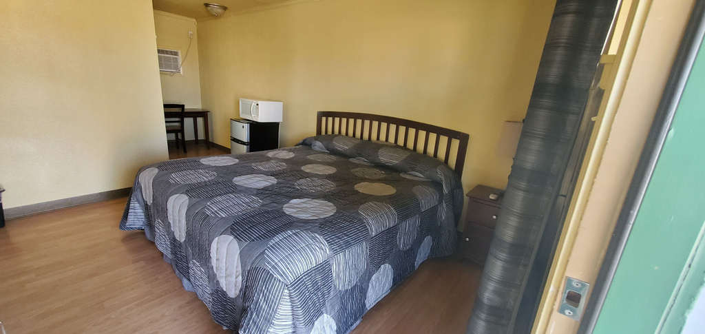 4, Town & Country Motel, Pecos