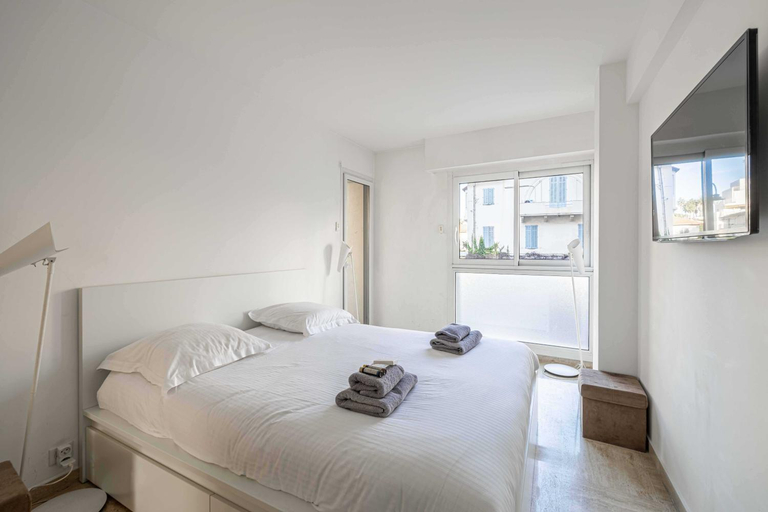 Bedroom 4, Charming apartment on Boulevard Alexandre III, Alpes-Maritimes