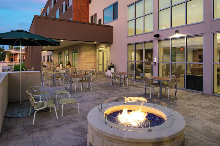 Food & Drinks 5, Element by Marriott Overland Park, Kansas City