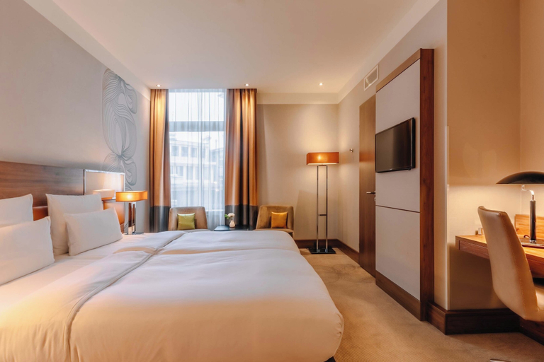 Bedroom 4, Reichshof Hotel Hamburg, Hamburg