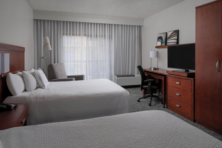 Bedroom 4, Courtyard by Marriott Jacksonville at Mayo Clinic Campus/Beaches, Duval