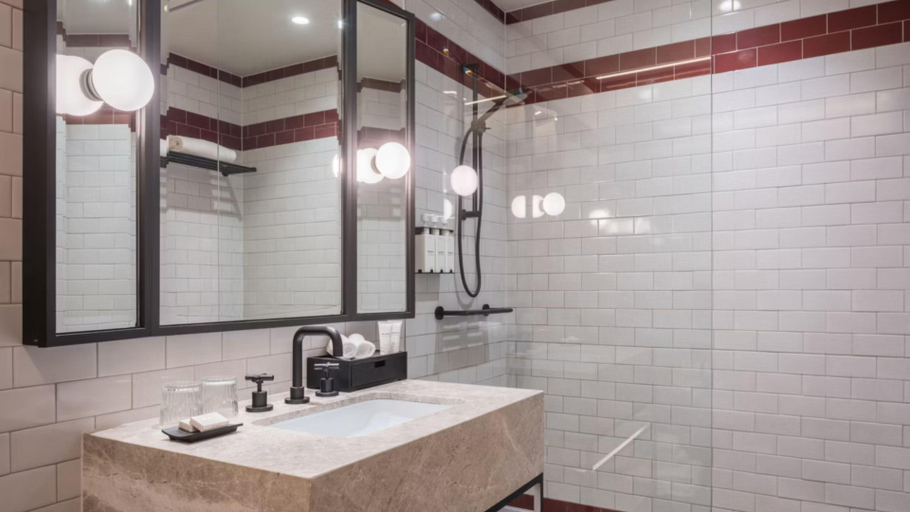 Bathroom 12