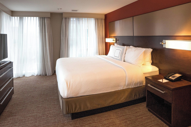 Bedroom 3, Residence Inn by Marriott Seattle University District, Seattle