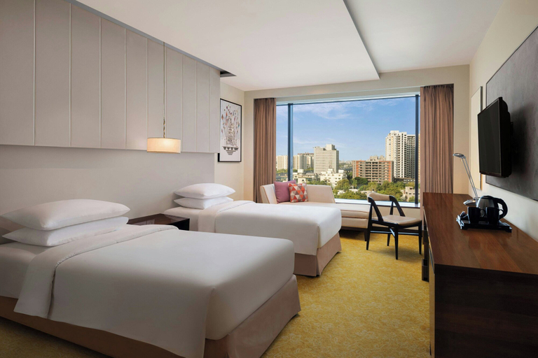 Bedroom 3, Renaissance Ahmedabad SG Highway, Ahmadabad