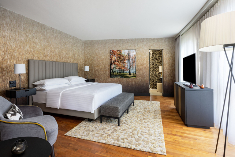 Bedroom 2, Basel Marriott Hotel, Basel