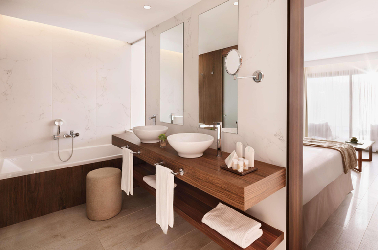 Bathroom 5, Zafiro Palace Palmanova, Baleares