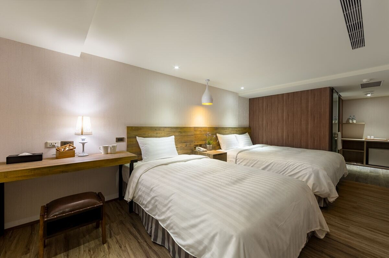 Bedroom 3, Lan Kwai Fong Garden Hotel , Chiayi City