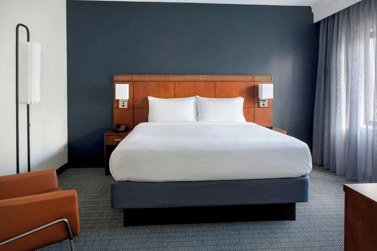 Bedroom 1, Courtyard by Marriott Annapolis, Anne Arundel