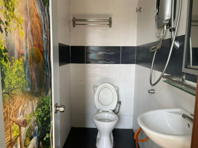 Bathroom 3, SV Andalas Hotel, Klang
