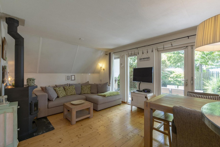 Living area 5, Elegant Holiday Home With Terrace, Zijpe