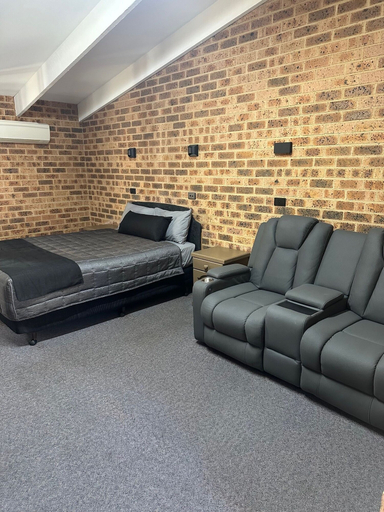 Others 5, Clock Tower Motor Inn, Warrumbungle Shire